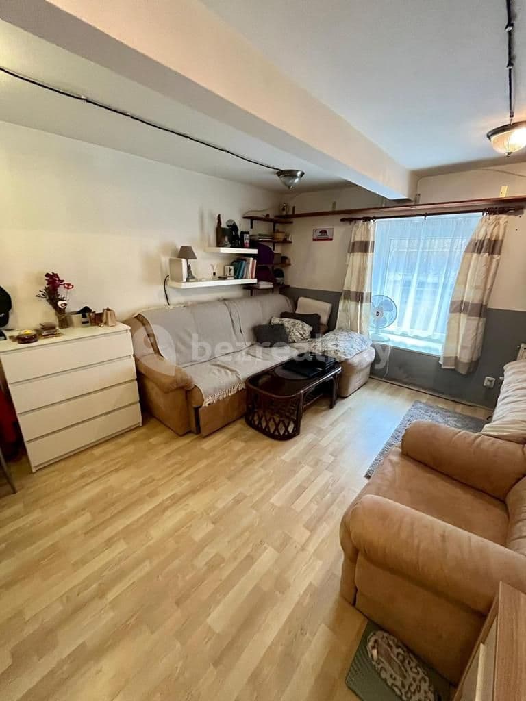 1 bedroom with open-plan kitchen flat to rent, 38 m², Terronská, Prague, Prague 1 bedroom with open-plan kitchen flat to rent, 38 m², Terronská, Prague, Prague