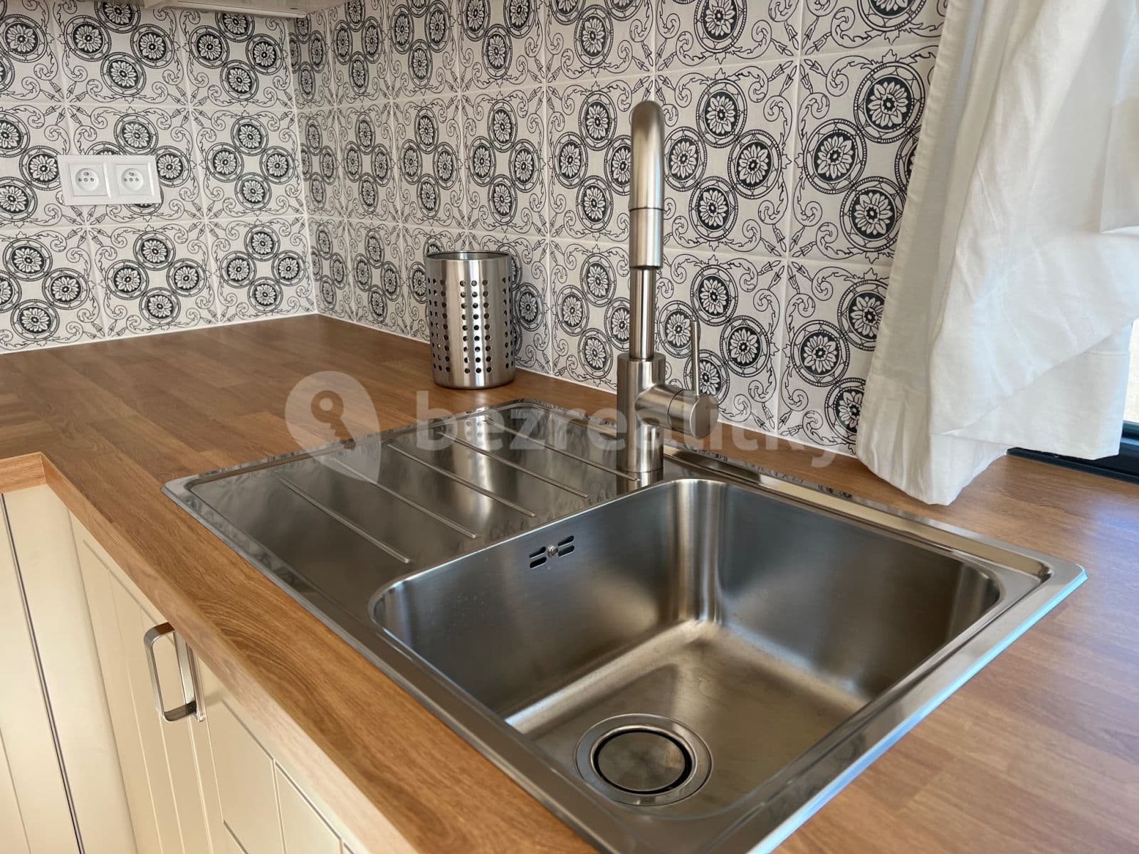 1 bedroom with open-plan kitchen flat to rent, 46 m², Žižkova, Horoměřice, Středočeský Region 1 bedroom with open-plan kitchen flat to rent, 46 m², Žižkova, Horoměřice, Středočeský Region