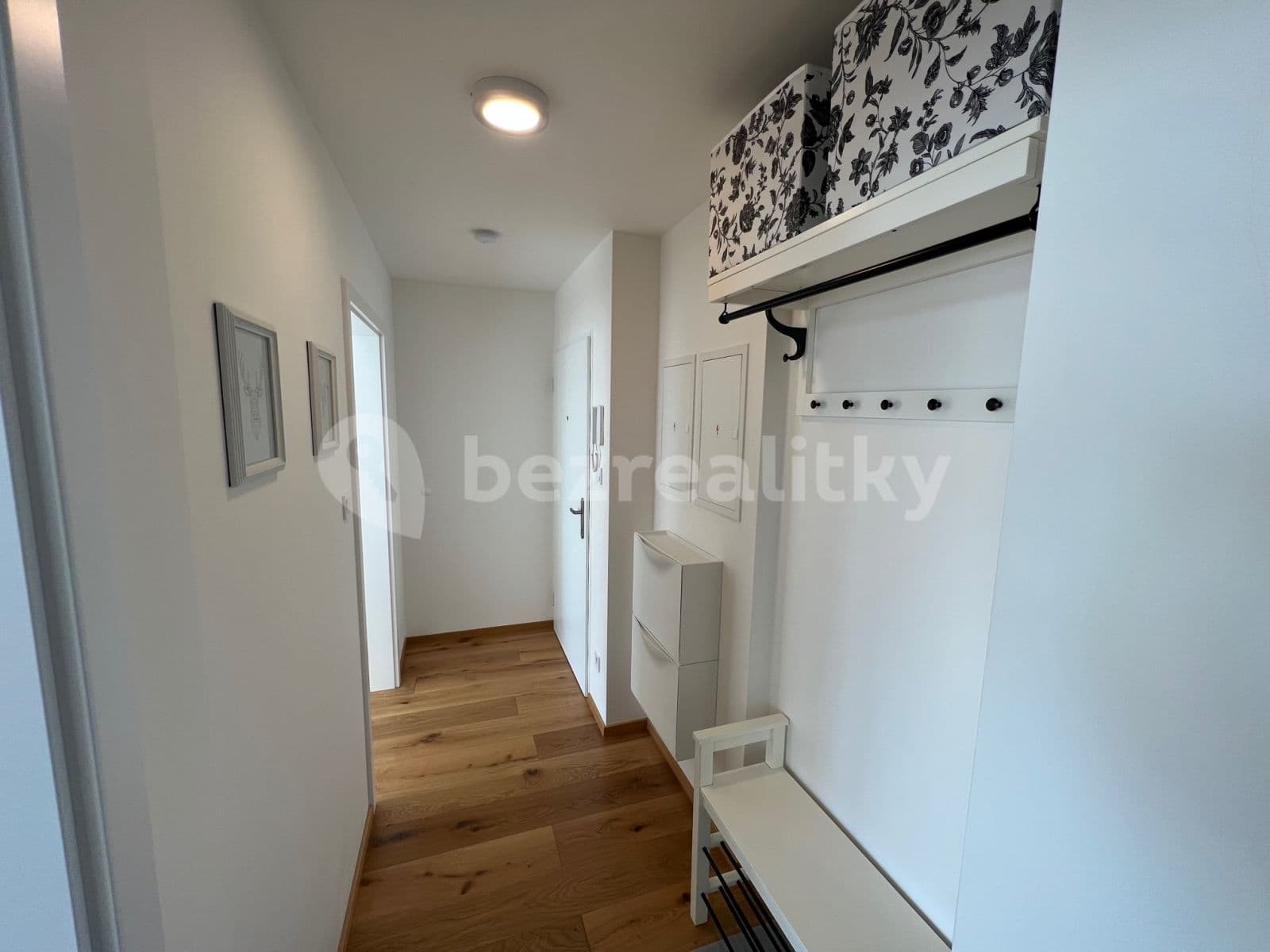 1 bedroom with open-plan kitchen flat to rent, 46 m², Žižkova, Horoměřice, Středočeský Region 1 bedroom with open-plan kitchen flat to rent, 46 m², Žižkova, Horoměřice, Středočeský Region