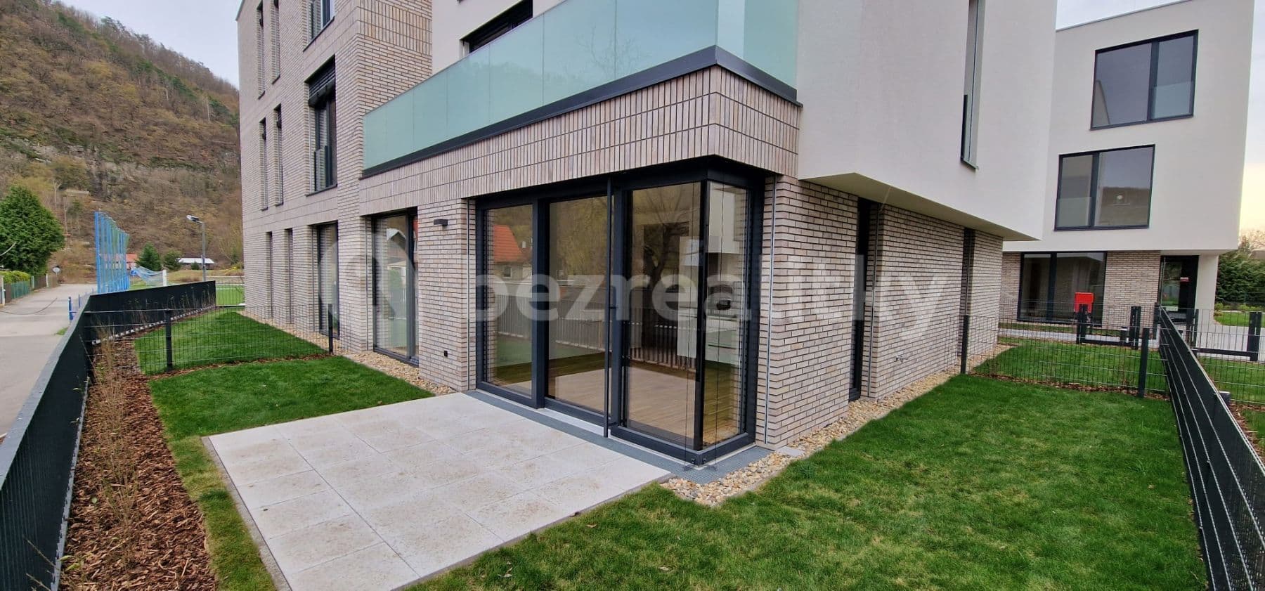 1 bedroom with open-plan kitchen flat to rent, 51 m², Ke Hřišti, Černošice, Středočeský Region 1 bedroom with open-plan kitchen flat to rent, 51 m², Ke Hřišti, Černošice, Středočeský Region