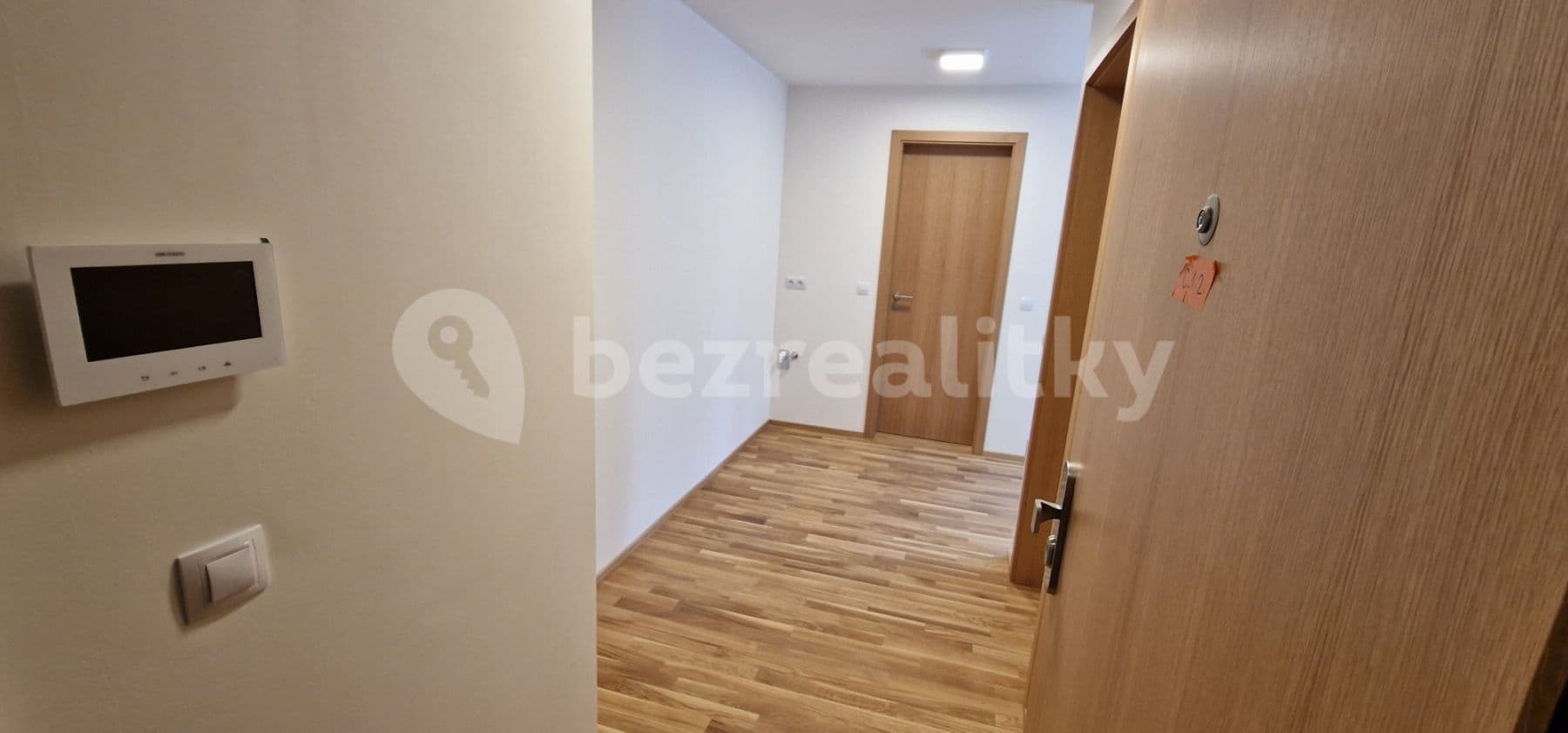 1 bedroom with open-plan kitchen flat to rent, 51 m², Ke Hřišti, Černošice, Středočeský Region 1 bedroom with open-plan kitchen flat to rent, 51 m², Ke Hřišti, Černošice, Středočeský Region