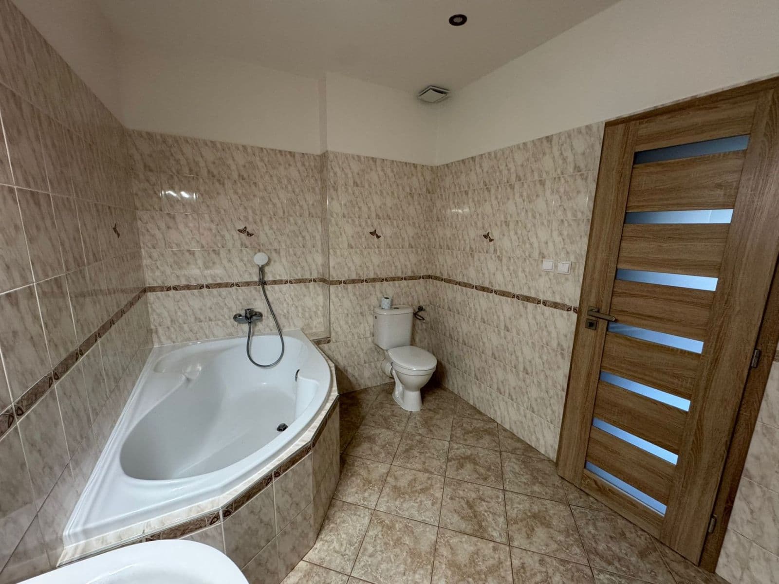 1 bedroom with open-plan kitchen flat to rent, 47 m², Zahradní, Jílové u Prahy, Středočeský Region 1 bedroom with open-plan kitchen flat to rent, 47 m², Zahradní, Jílové u Prahy, Středočeský Region