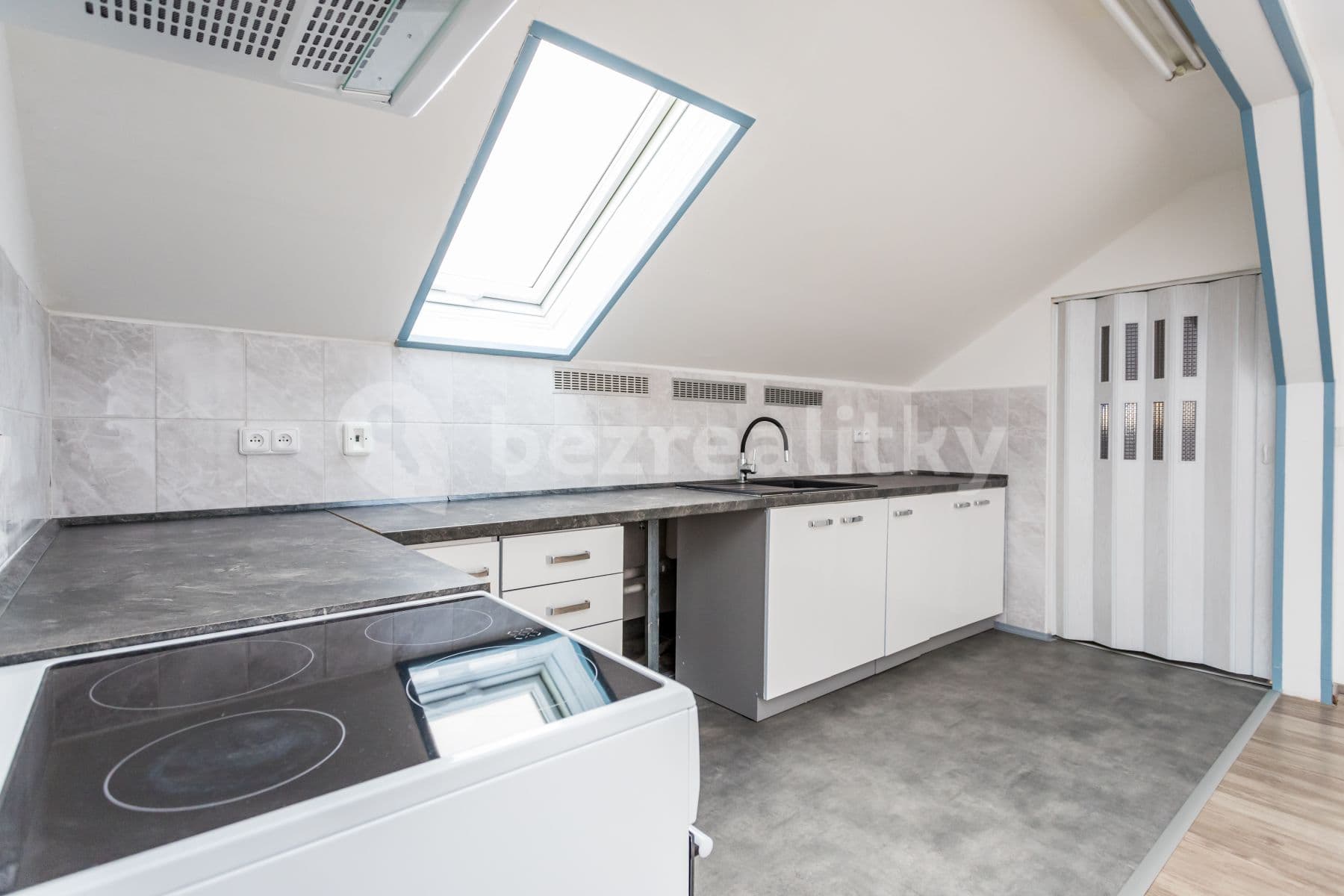 2 bedroom with open-plan kitchen flat to rent, 102 m², Jiráskova, Litvínov, Ústecký Region 2 bedroom with open-plan kitchen flat to rent, 102 m², Jiráskova, Litvínov, Ústecký Region