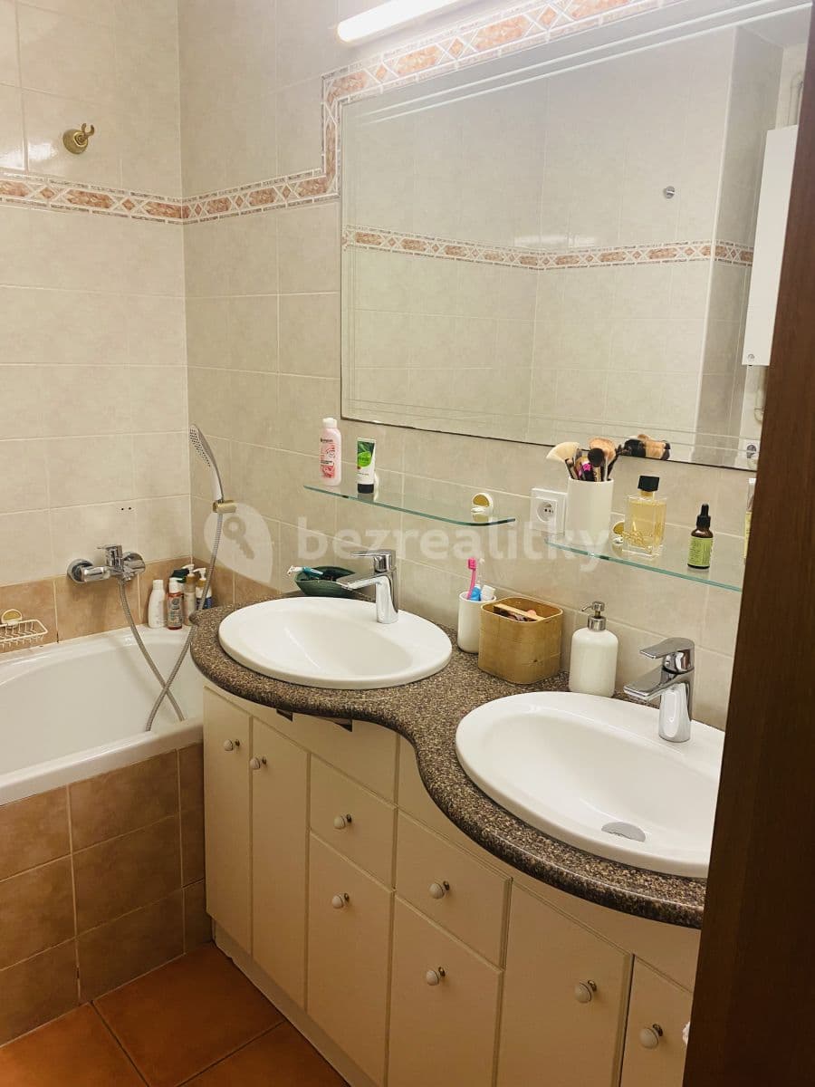 2 bedroom with open-plan kitchen flat to rent, 63 m², Na Kavčí skále, Říčany, Středočeský Region 2 bedroom with open-plan kitchen flat to rent, 63 m², Na Kavčí skále, Říčany, Středočeský Region