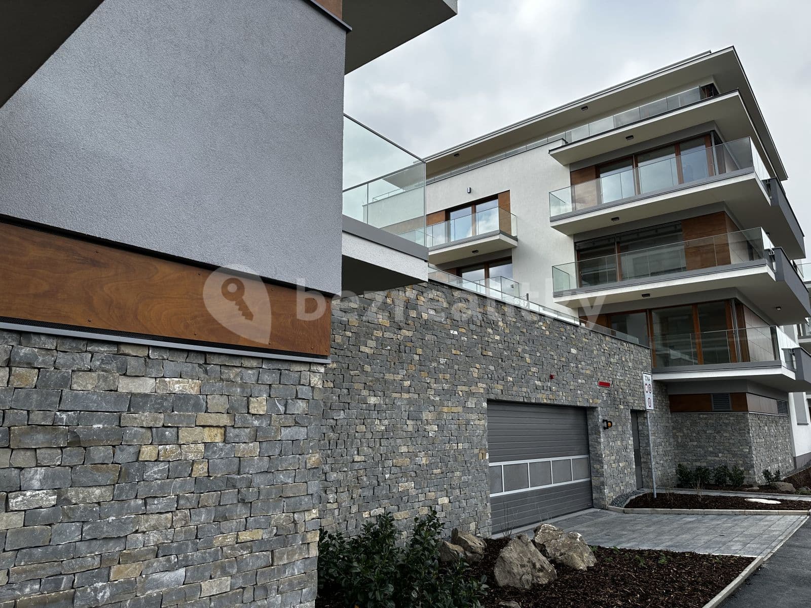 1 bedroom with open-plan kitchen flat to rent, 83 m², Lučištníků, Prague, Prague 1 bedroom with open-plan kitchen flat to rent, 83 m², Lučištníků, Prague, Prague