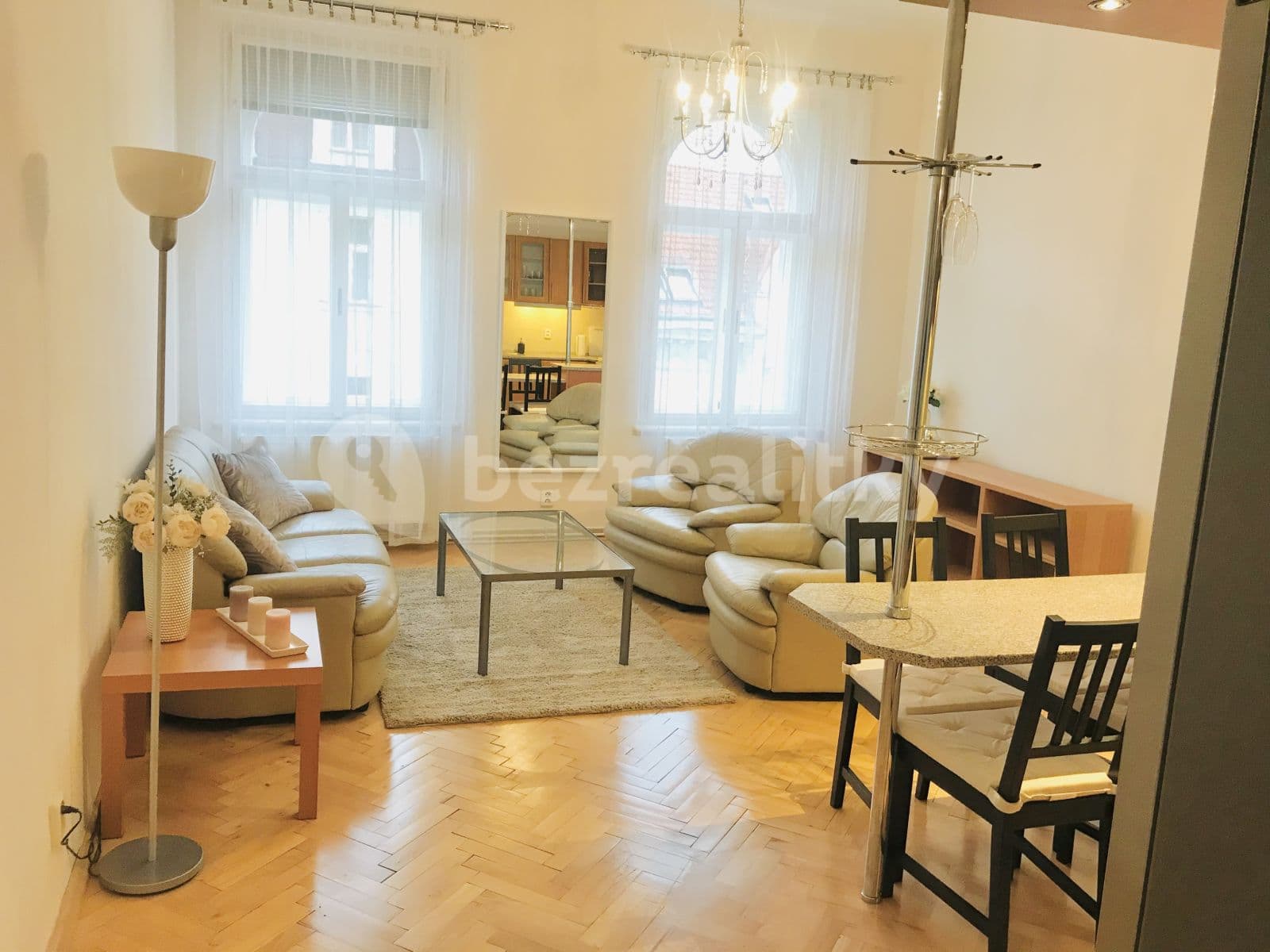 2 bedroom with open-plan kitchen flat to rent, 75 m², Budečská, Prague, Prague 2 bedroom with open-plan kitchen flat to rent, 75 m², Budečská, Prague, Prague