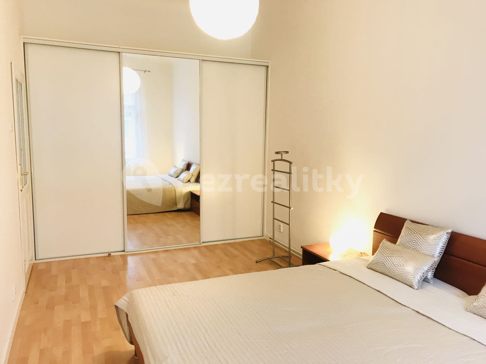 2 bedroom with open-plan kitchen flat to rent, 75 m², Budečská, Prague, Prague 2 bedroom with open-plan kitchen flat to rent, 75 m², Budečská, Prague, Prague