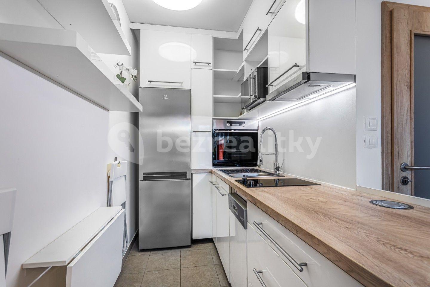 1 bedroom with open-plan kitchen flat for sale, 35 m², Cesta brigádníků, Kralupy nad Vltavou, Středočeský Region
