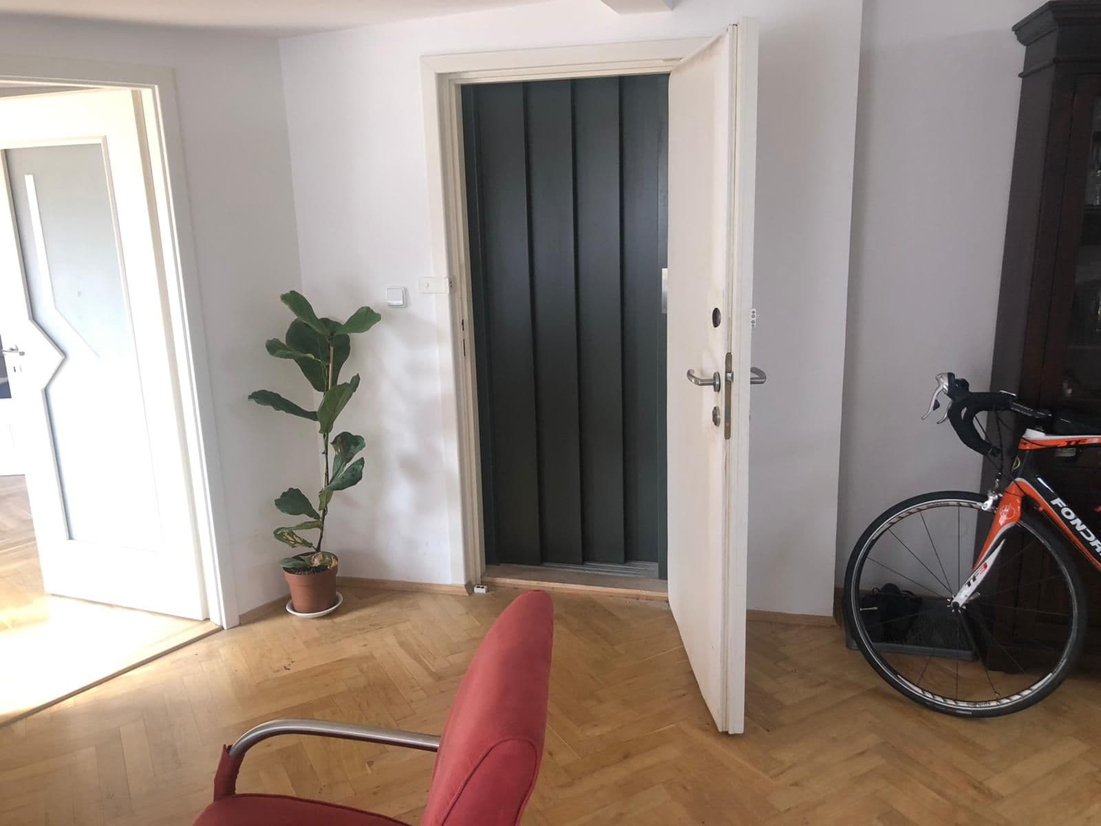 3 bedroom with open-plan kitchen flat to rent, 189 m², Seifertova, Prague, Prague 3 bedroom with open-plan kitchen flat to rent, 189 m², Seifertova, Prague, Prague