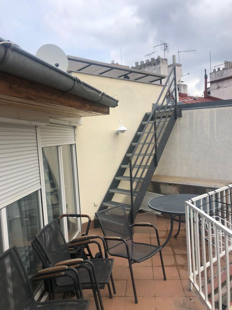 3 bedroom with open-plan kitchen flat to rent, 189 m², Seifertova, Prague, Prague 3 bedroom with open-plan kitchen flat to rent, 189 m², Seifertova, Prague, Prague