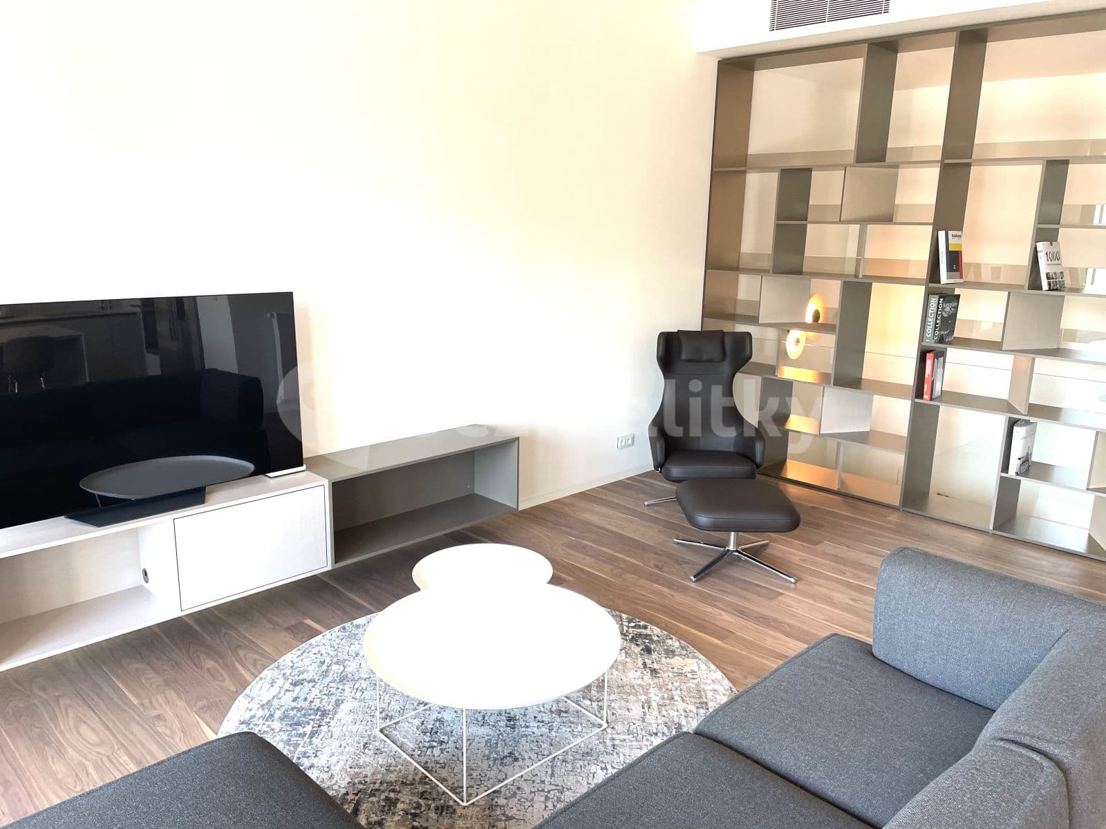 2 bedroom with open-plan kitchen flat to rent, 145 m², Sanderova, Prague, Prague 2 bedroom with open-plan kitchen flat to rent, 145 m², Sanderova, Prague, Prague
