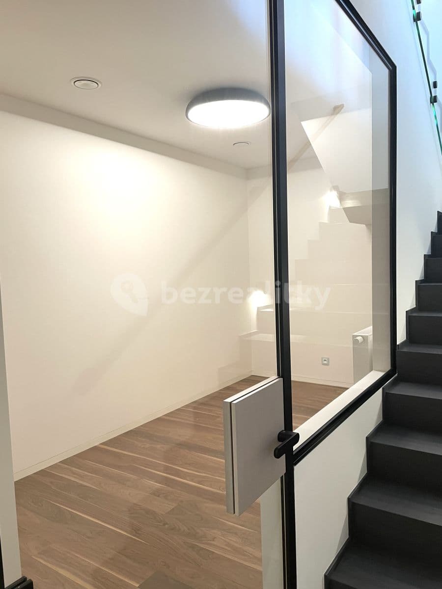 2 bedroom with open-plan kitchen flat to rent, 145 m², Sanderova, Prague, Prague 2 bedroom with open-plan kitchen flat to rent, 145 m², Sanderova, Prague, Prague