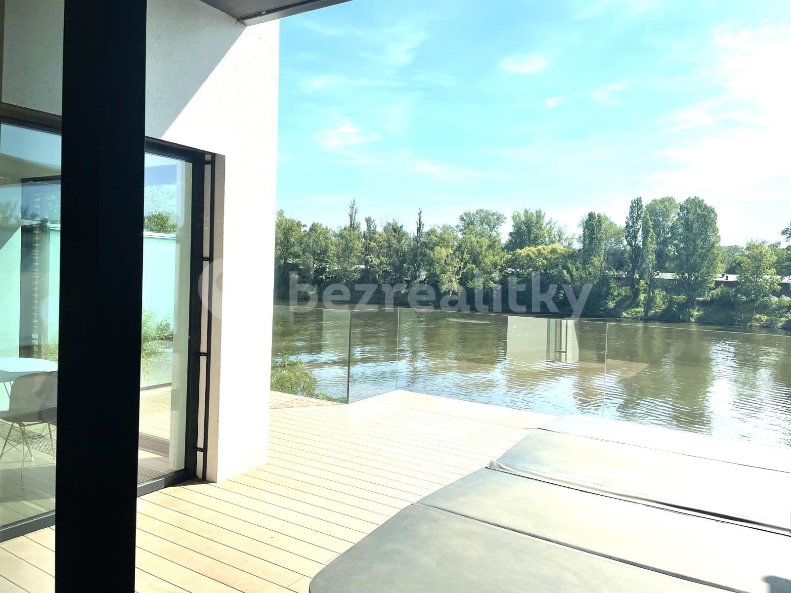 2 bedroom with open-plan kitchen flat to rent, 145 m², Sanderova, Prague, Prague 2 bedroom with open-plan kitchen flat to rent, 145 m², Sanderova, Prague, Prague