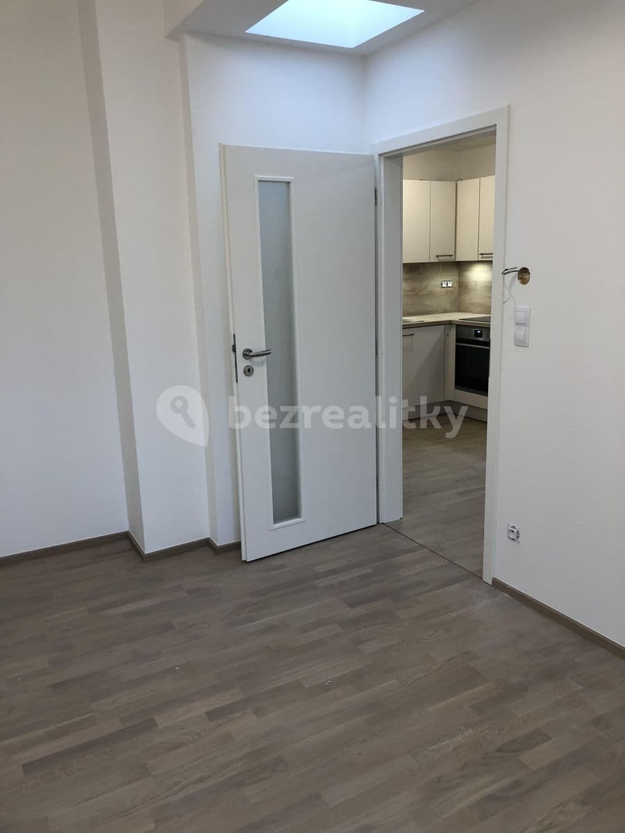 1 bedroom with open-plan kitchen flat to rent, 44 m², Nová, Jihlava, Vysočina Region 1 bedroom with open-plan kitchen flat to rent, 44 m², Nová, Jihlava, Vysočina Region