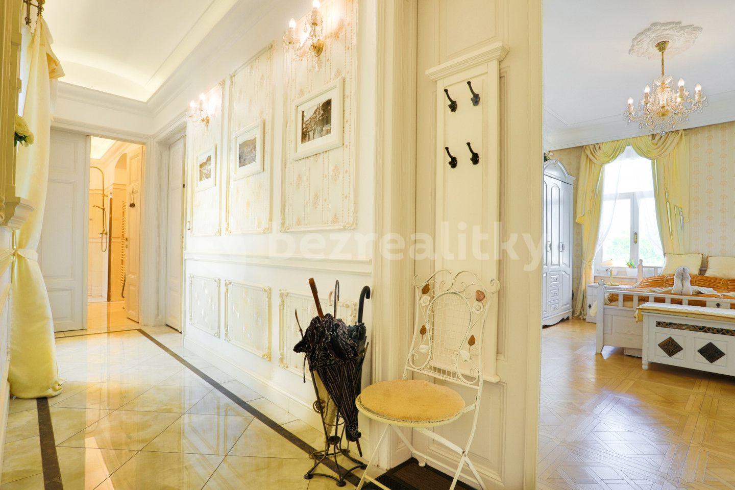 2 bedroom with open-plan kitchen flat for sale, 78 m², Zeyerova, Karlovy Vary, Karlovarský Region