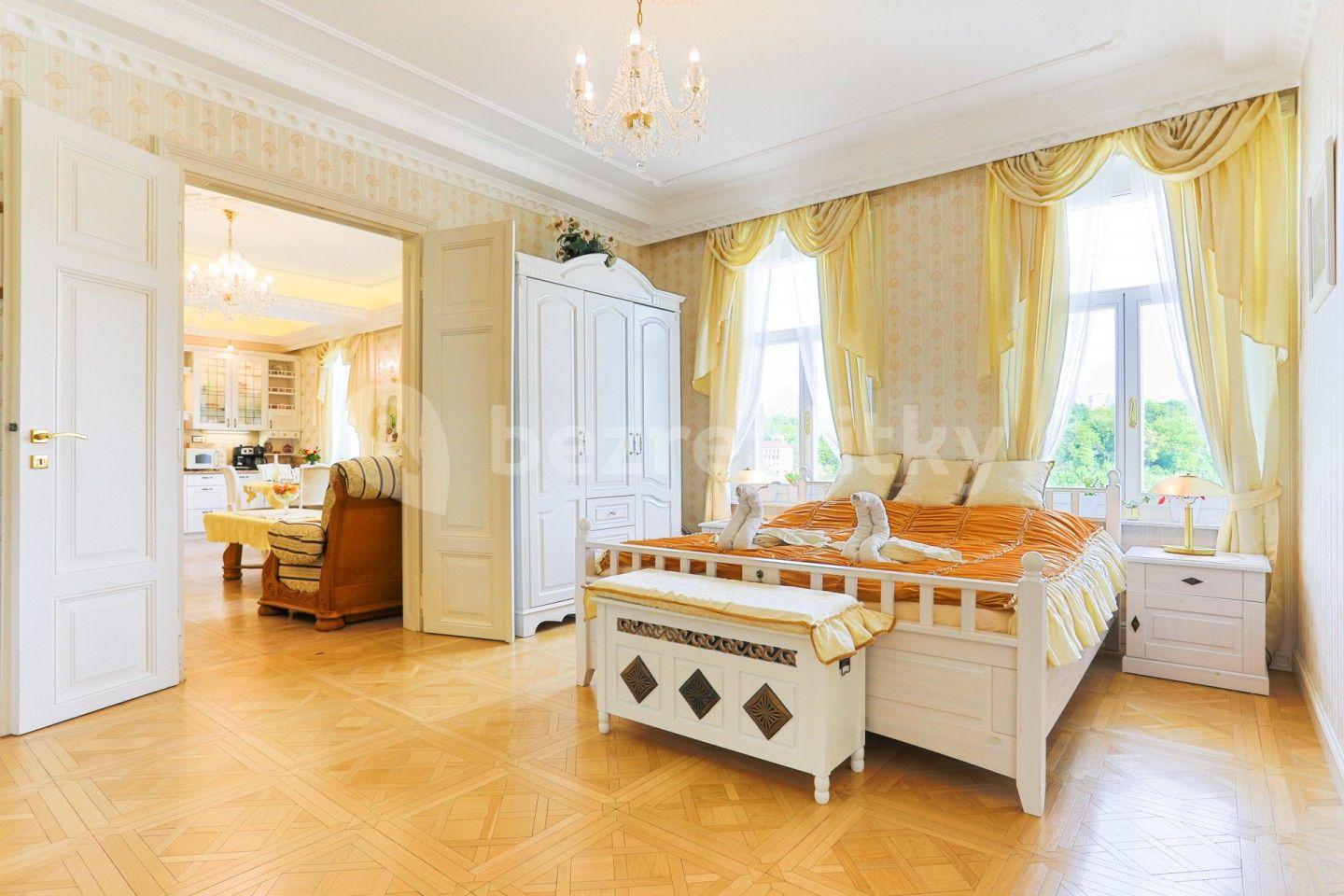 2 bedroom with open-plan kitchen flat for sale, 78 m², Zeyerova, Karlovy Vary, Karlovarský Region