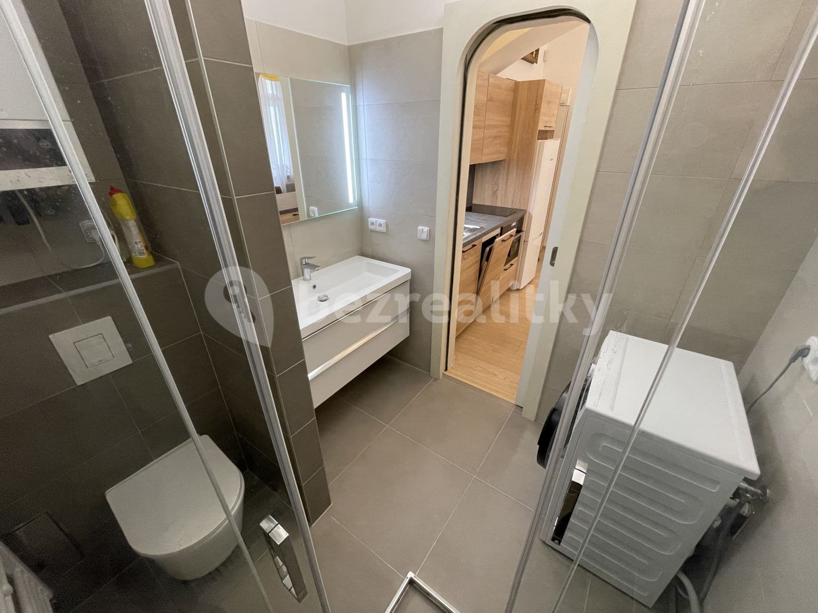 1 bedroom with open-plan kitchen flat to rent, 32 m², Jindřicha Plachty, Prague, Prague 1 bedroom with open-plan kitchen flat to rent, 32 m², Jindřicha Plachty, Prague, Prague