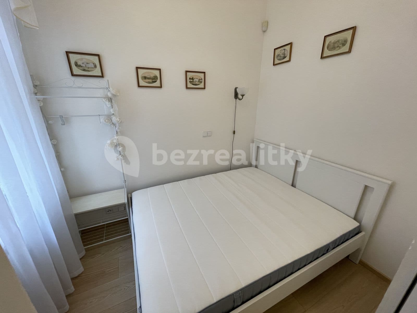 1 bedroom with open-plan kitchen flat to rent, 32 m², Jindřicha Plachty, Prague, Prague 1 bedroom with open-plan kitchen flat to rent, 32 m², Jindřicha Plachty, Prague, Prague