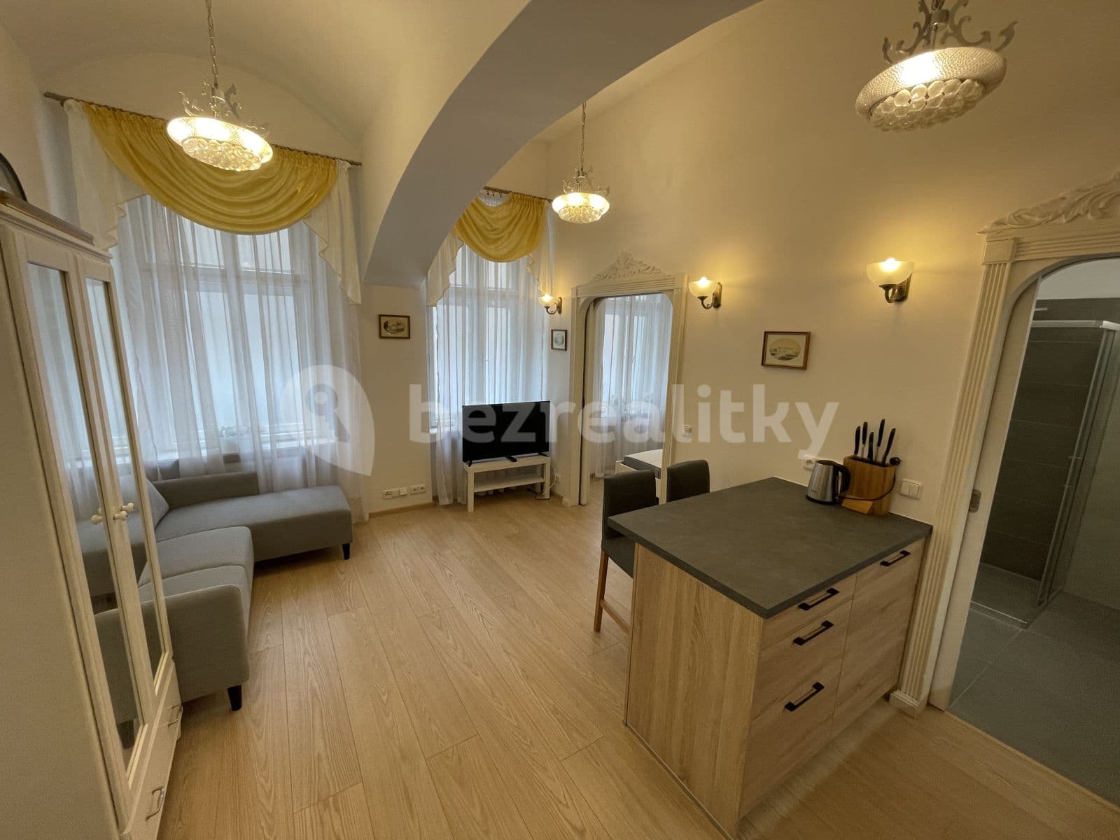 1 bedroom with open-plan kitchen flat to rent, 32 m², Jindřicha Plachty, Prague, Prague 1 bedroom with open-plan kitchen flat to rent, 32 m², Jindřicha Plachty, Prague, Prague