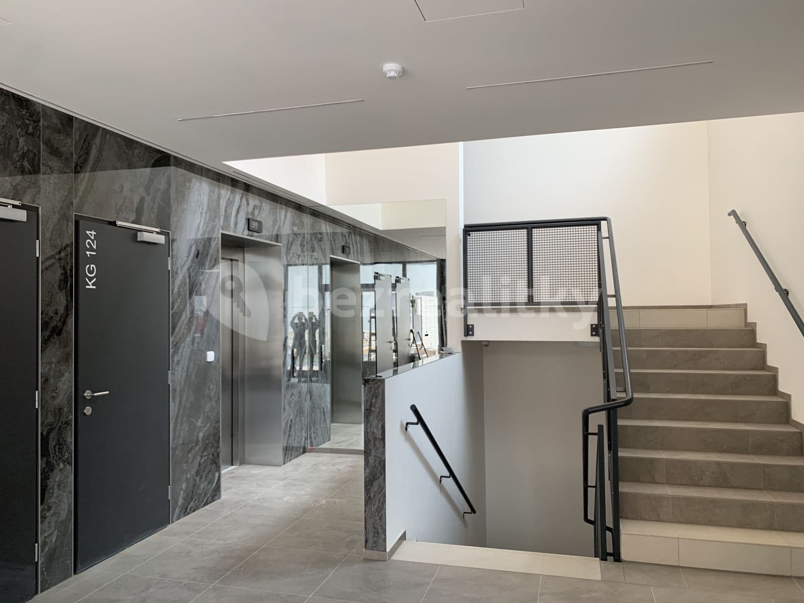 1 bedroom with open-plan kitchen flat to rent, 54 m², Drnovská, Prague, Prague 1 bedroom with open-plan kitchen flat to rent, 54 m², Drnovská, Prague, Prague