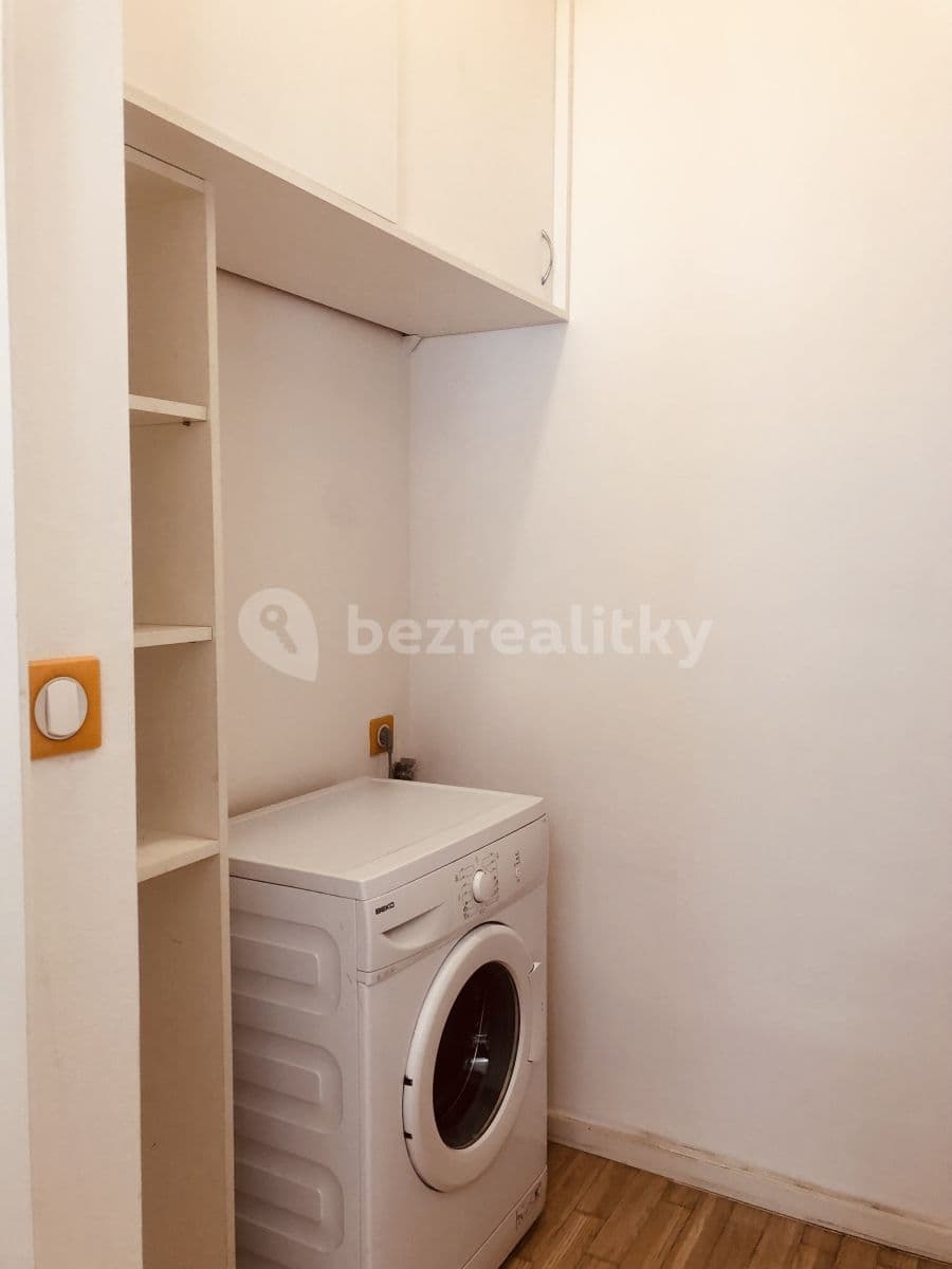 Studio flat to rent, 30 m², Bořivojova, Prague, Prague Studio flat to rent, 30 m², Bořivojova, Prague, Prague