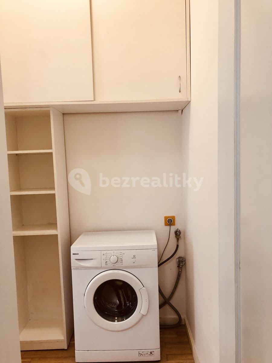 Studio flat to rent, 30 m², Bořivojova, Prague, Prague Studio flat to rent, 30 m², Bořivojova, Prague, Prague