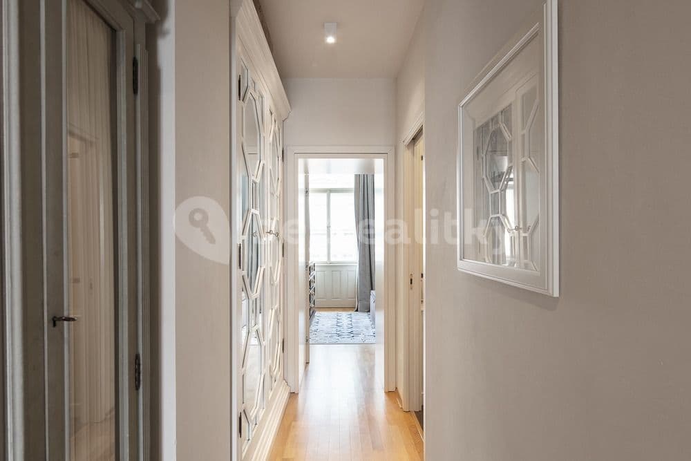 3 bedroom flat to rent, 115 m², Mánesova, Prague, Prague