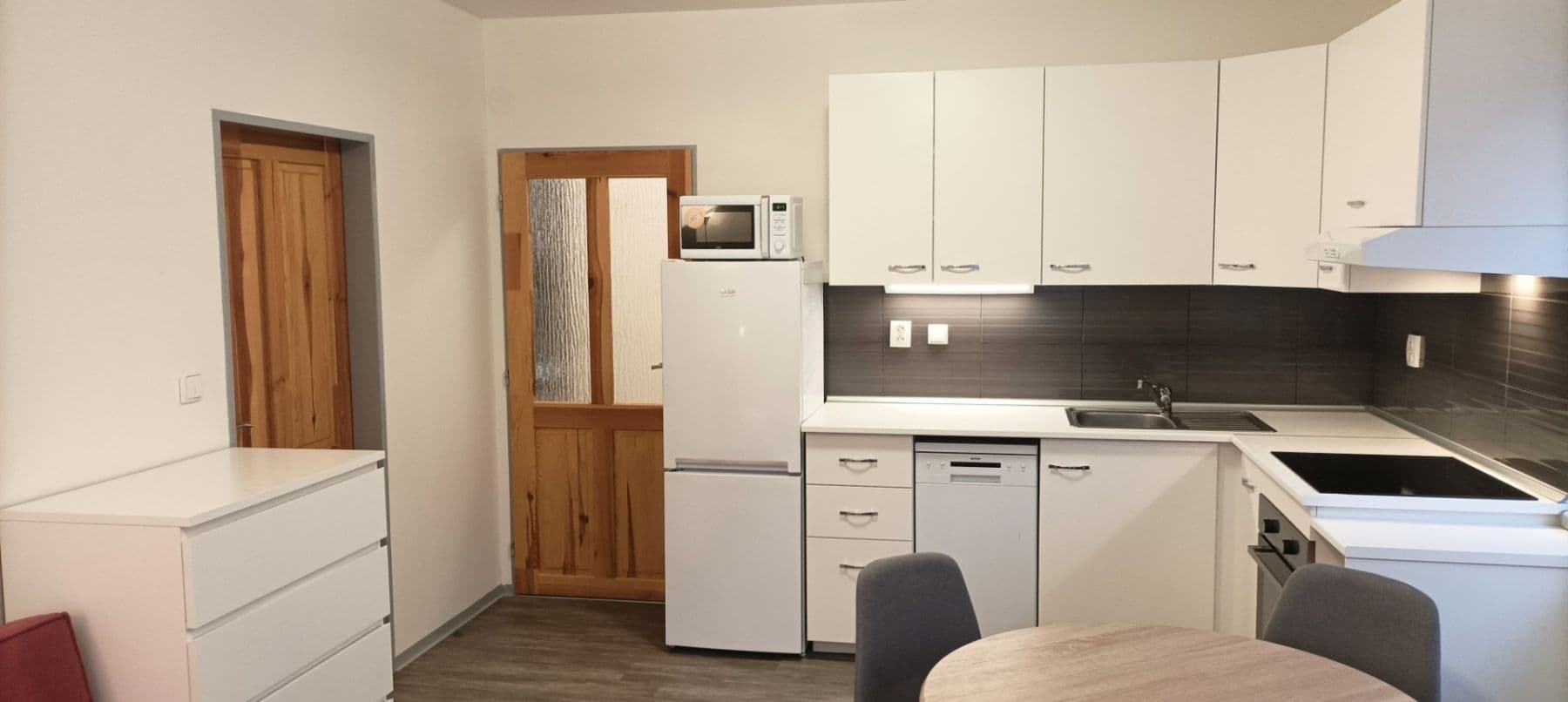 1 bedroom with open-plan kitchen flat to rent, 43 m², Sládkova, Hradec Králové, Královéhradecký Region 1 bedroom with open-plan kitchen flat to rent, 43 m², Sládkova, Hradec Králové, Královéhradecký Region