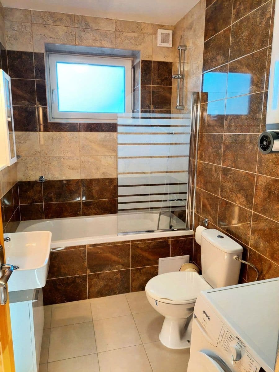 1 bedroom with open-plan kitchen flat to rent, 43 m², Sládkova, Hradec Králové, Královéhradecký Region 1 bedroom with open-plan kitchen flat to rent, 43 m², Sládkova, Hradec Králové, Královéhradecký Region