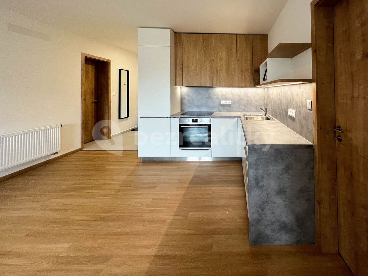 2 bedroom with open-plan kitchen flat to rent, 75 m², Čepkovská, Zlín, Zlínský Region 2 bedroom with open-plan kitchen flat to rent, 75 m², Čepkovská, Zlín, Zlínský Region