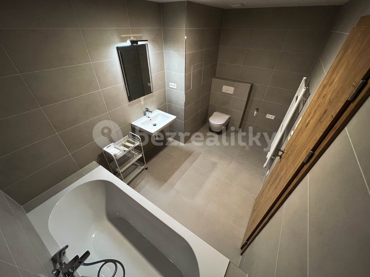 2 bedroom with open-plan kitchen flat to rent, 75 m², Čepkovská, Zlín, Zlínský Region 2 bedroom with open-plan kitchen flat to rent, 75 m², Čepkovská, Zlín, Zlínský Region