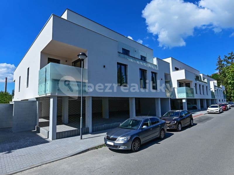 2 bedroom with open-plan kitchen flat to rent, 75 m², Čepkovská, Zlín, Zlínský Region 2 bedroom with open-plan kitchen flat to rent, 75 m², Čepkovská, Zlín, Zlínský Region