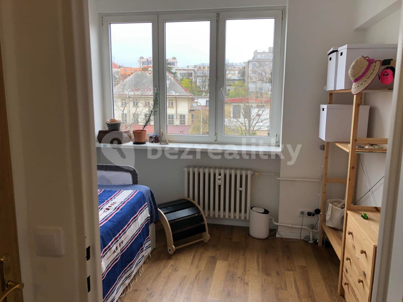 2 bedroom with open-plan kitchen flat to rent, 60 m², Ruská, Prague, Prague 2 bedroom with open-plan kitchen flat to rent, 60 m², Ruská, Prague, Prague