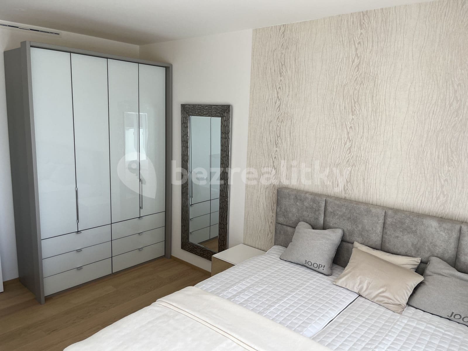 1 bedroom with open-plan kitchen flat to rent, 55 m², Hodonínská, Prague, Prague 1 bedroom with open-plan kitchen flat to rent, 55 m², Hodonínská, Prague, Prague