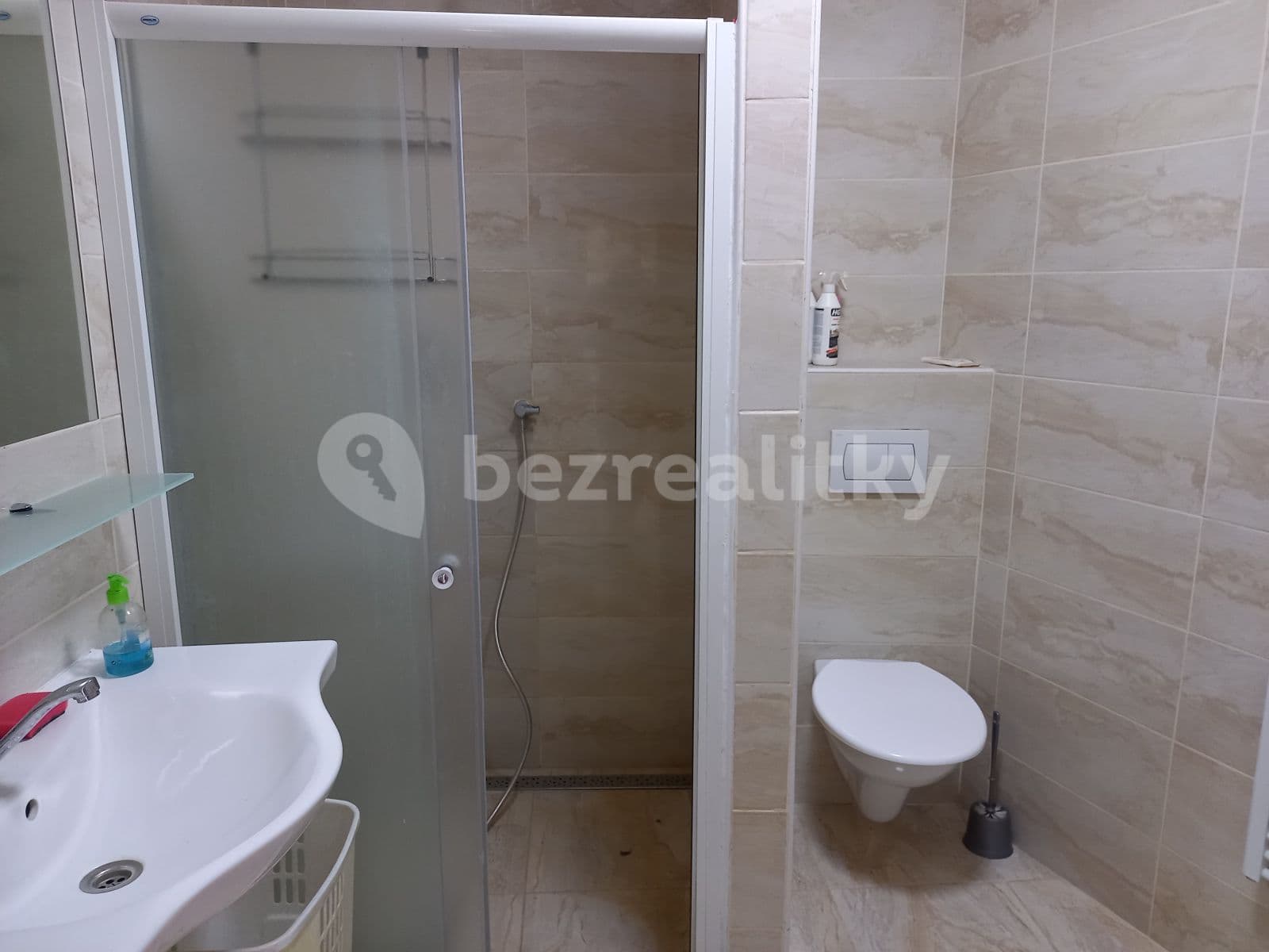 Studio flat to rent, 38 m², Do Klecánek, Klecany, Středočeský Region Studio flat to rent, 38 m², Do Klecánek, Klecany, Středočeský Region