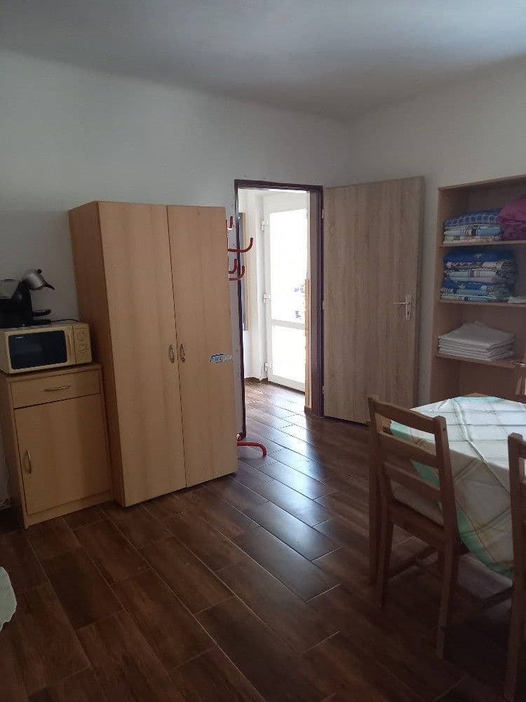 Studio flat to rent, 38 m², Do Klecánek, Klecany, Středočeský Region Studio flat to rent, 38 m², Do Klecánek, Klecany, Středočeský Region