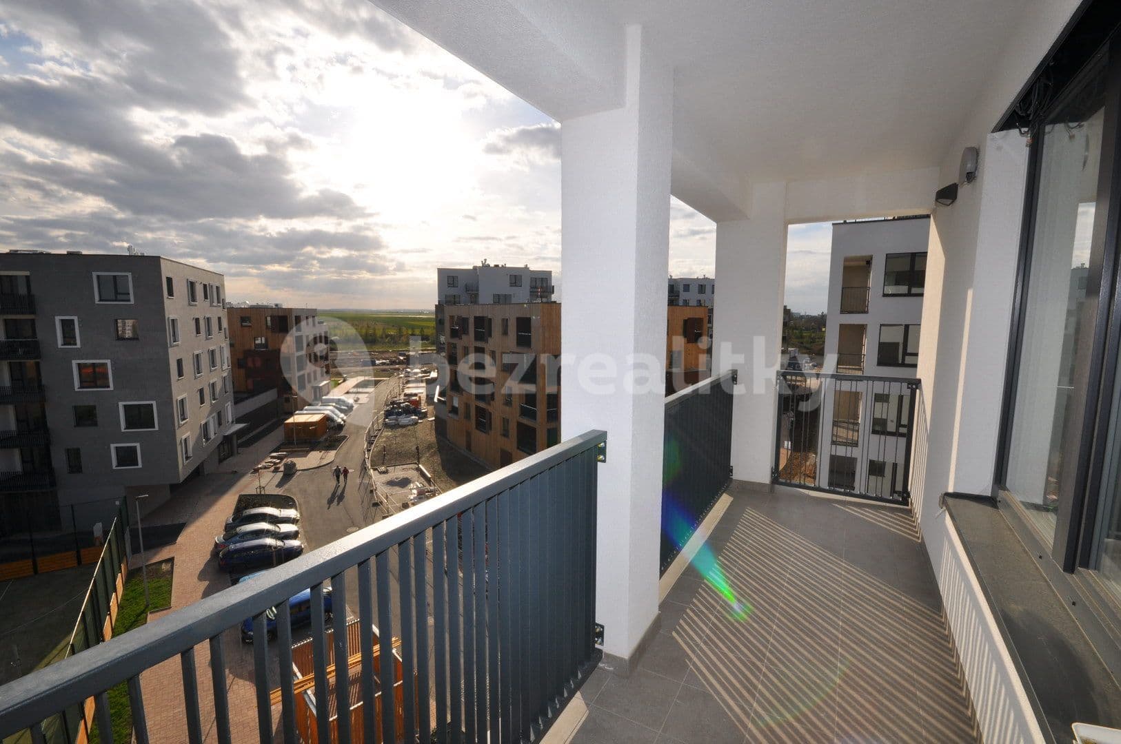 3 bedroom with open-plan kitchen flat to rent, 100 m², Drnovská, Prague, Prague 3 bedroom with open-plan kitchen flat to rent, 100 m², Drnovská, Prague, Prague