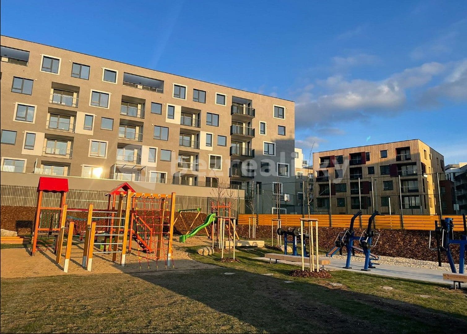 3 bedroom with open-plan kitchen flat to rent, 100 m², Drnovská, Prague, Prague 3 bedroom with open-plan kitchen flat to rent, 100 m², Drnovská, Prague, Prague