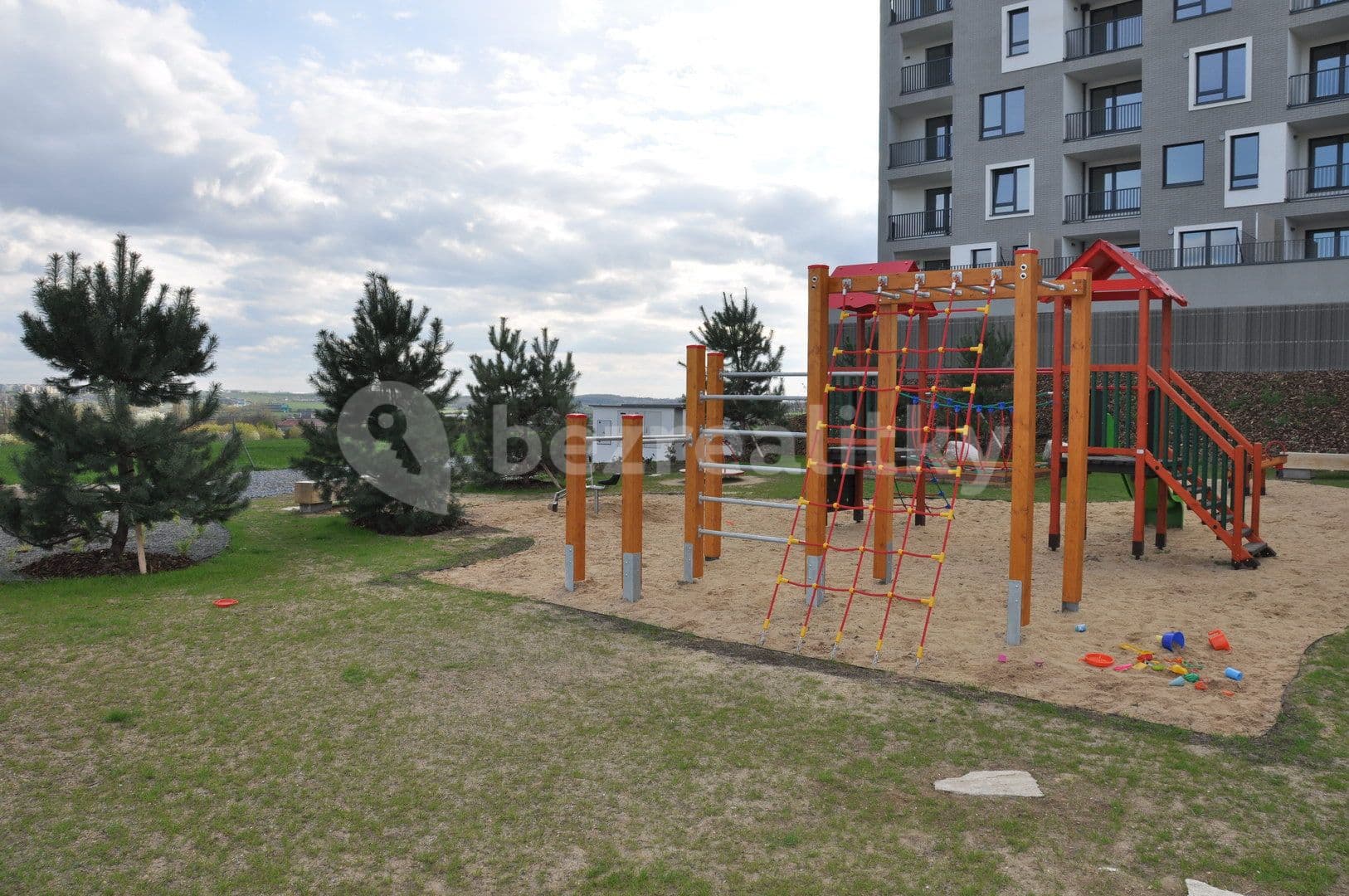 3 bedroom with open-plan kitchen flat to rent, 100 m², Drnovská, Prague, Prague 3 bedroom with open-plan kitchen flat to rent, 100 m², Drnovská, Prague, Prague