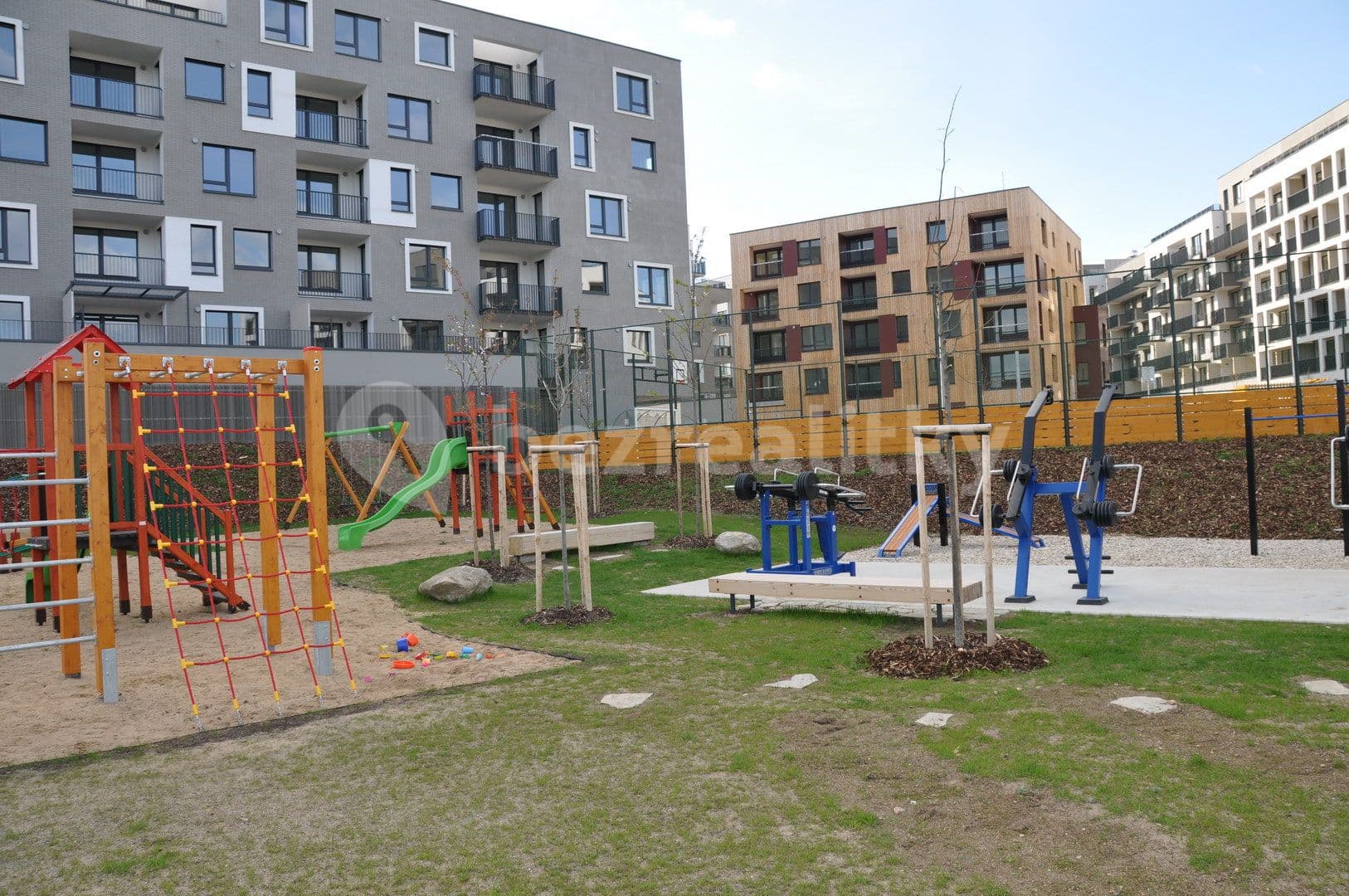 3 bedroom with open-plan kitchen flat to rent, 100 m², Drnovská, Prague, Prague 3 bedroom with open-plan kitchen flat to rent, 100 m², Drnovská, Prague, Prague