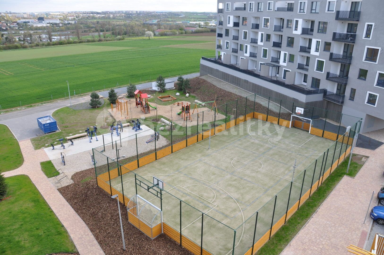 3 bedroom with open-plan kitchen flat to rent, 100 m², Drnovská, Prague, Prague 3 bedroom with open-plan kitchen flat to rent, 100 m², Drnovská, Prague, Prague