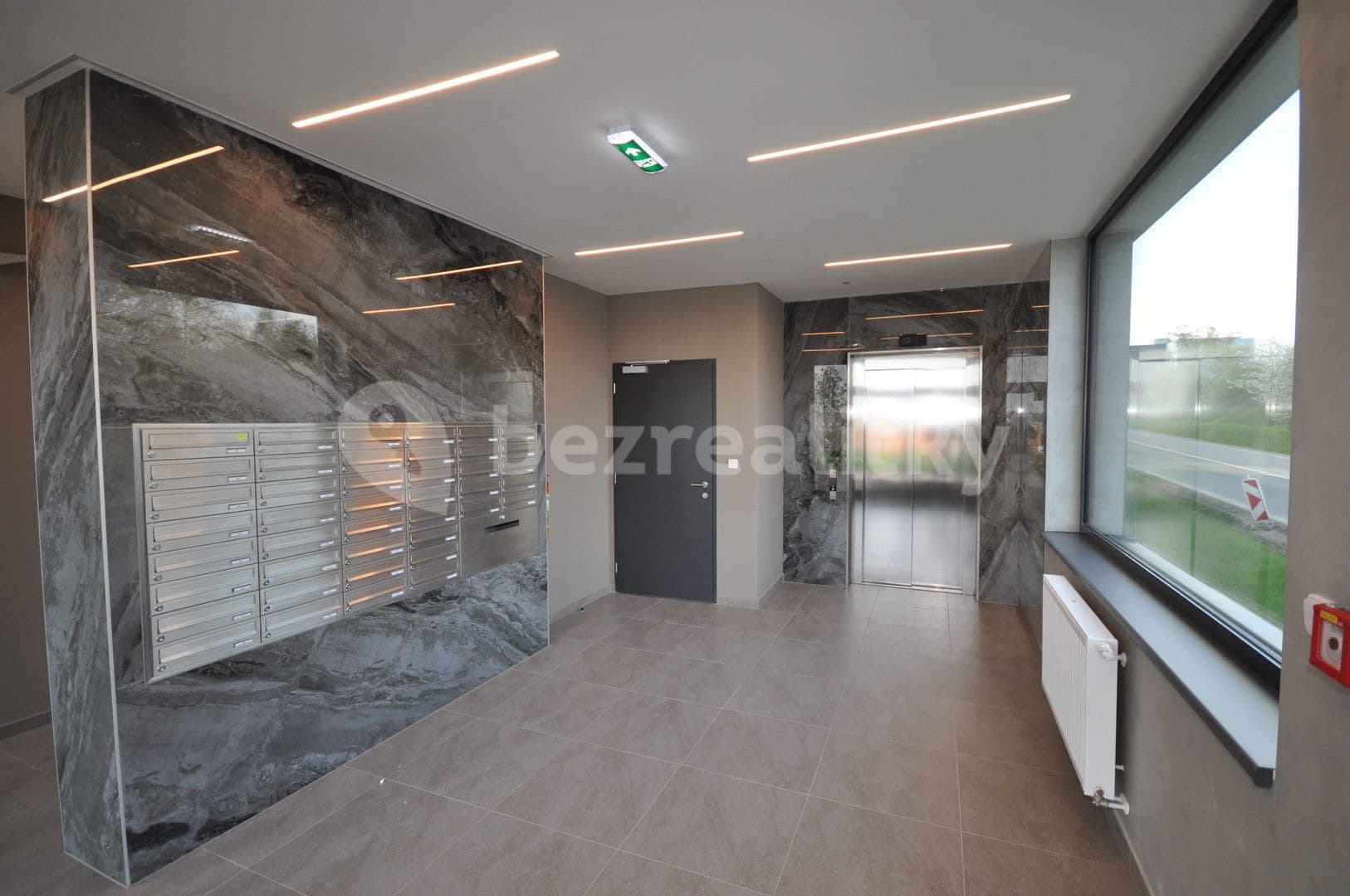 3 bedroom with open-plan kitchen flat to rent, 100 m², Drnovská, Prague, Prague 3 bedroom with open-plan kitchen flat to rent, 100 m², Drnovská, Prague, Prague