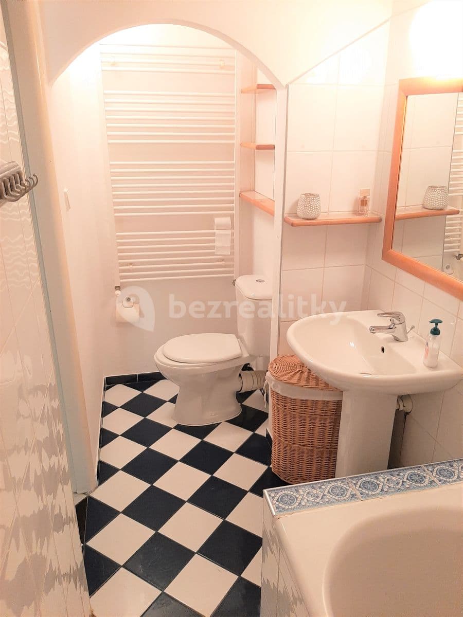 1 bedroom with open-plan kitchen flat to rent, 56 m², Poděbradova, Modřice, Jihomoravský Region 1 bedroom with open-plan kitchen flat to rent, 56 m², Poděbradova, Modřice, Jihomoravský Region