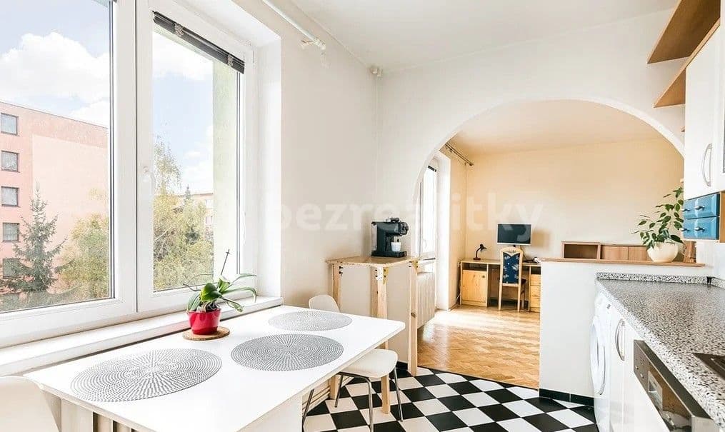 1 bedroom with open-plan kitchen flat to rent, 56 m², Poděbradova, Modřice, Jihomoravský Region 1 bedroom with open-plan kitchen flat to rent, 56 m², Poděbradova, Modřice, Jihomoravský Region