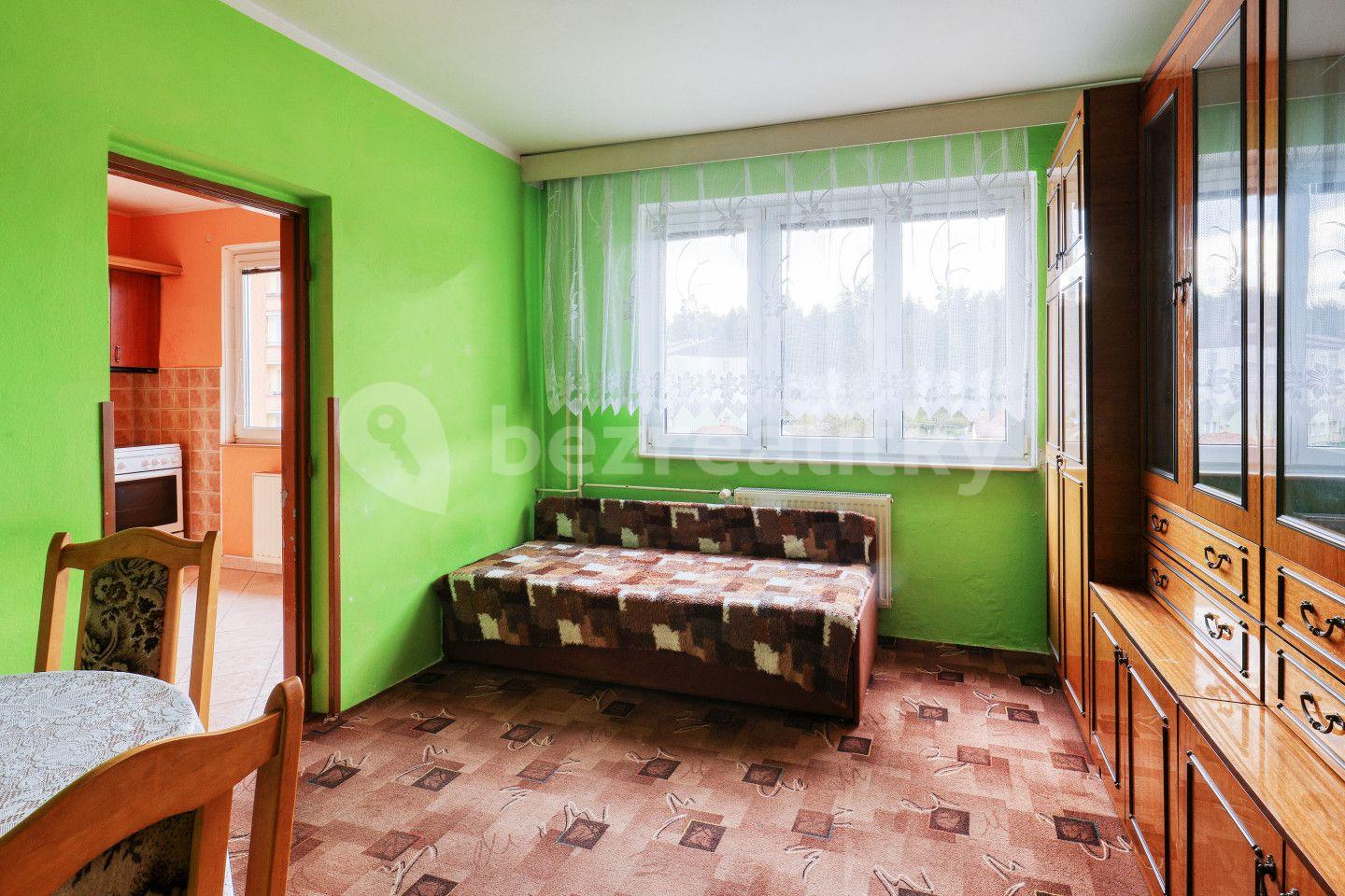 3 bedroom flat for sale, 70 m², Švermova, Habartov, Karlovarský Region