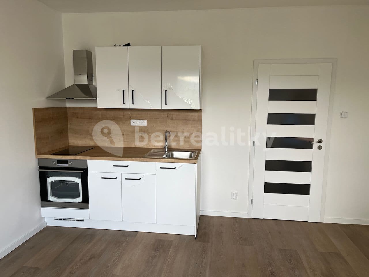 1 bedroom with open-plan kitchen flat to rent, 41 m², Dvořákova, Děčín, Ústecký Region 1 bedroom with open-plan kitchen flat to rent, 41 m², Dvořákova, Děčín, Ústecký Region