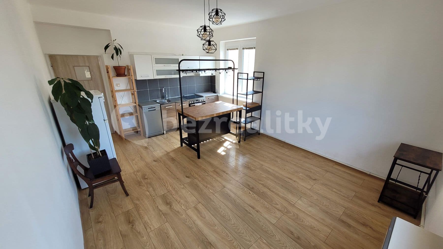 1 bedroom with open-plan kitchen flat to rent, 50 m², Viklefova, Prague, Prague 1 bedroom with open-plan kitchen flat to rent, 50 m², Viklefova, Prague, Prague
