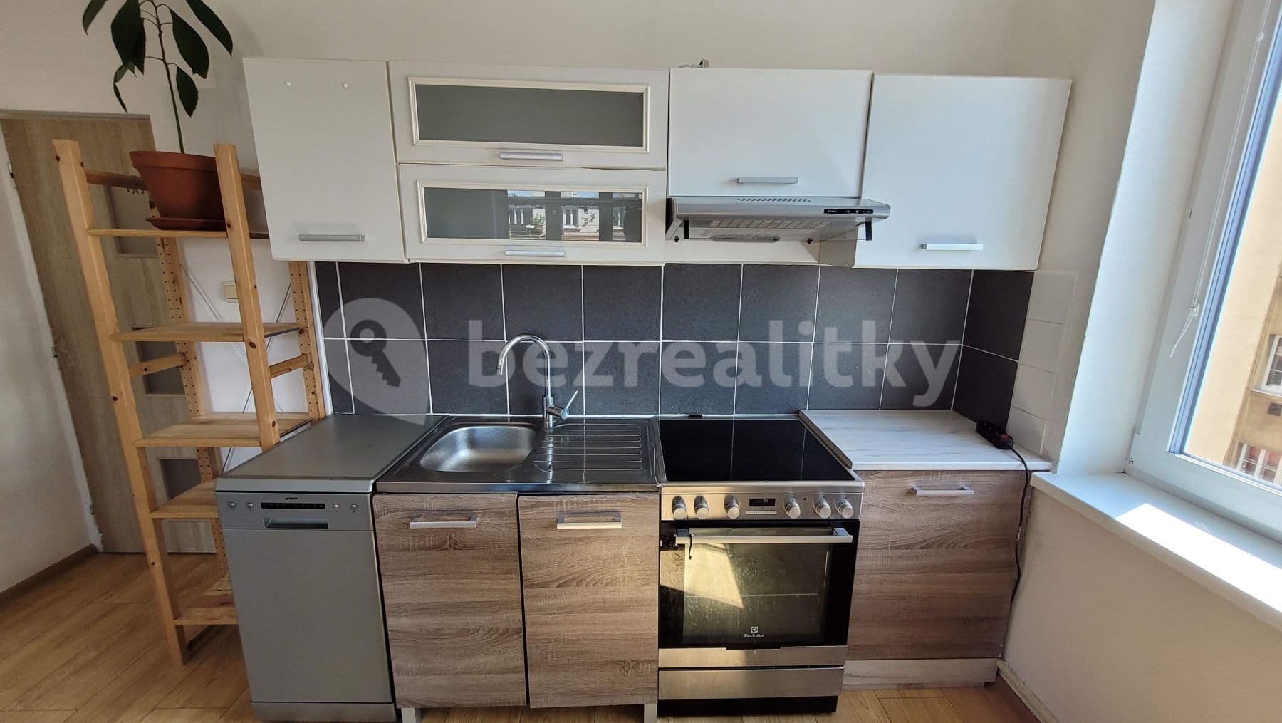 1 bedroom with open-plan kitchen flat to rent, 50 m², Viklefova, Prague, Prague 1 bedroom with open-plan kitchen flat to rent, 50 m², Viklefova, Prague, Prague