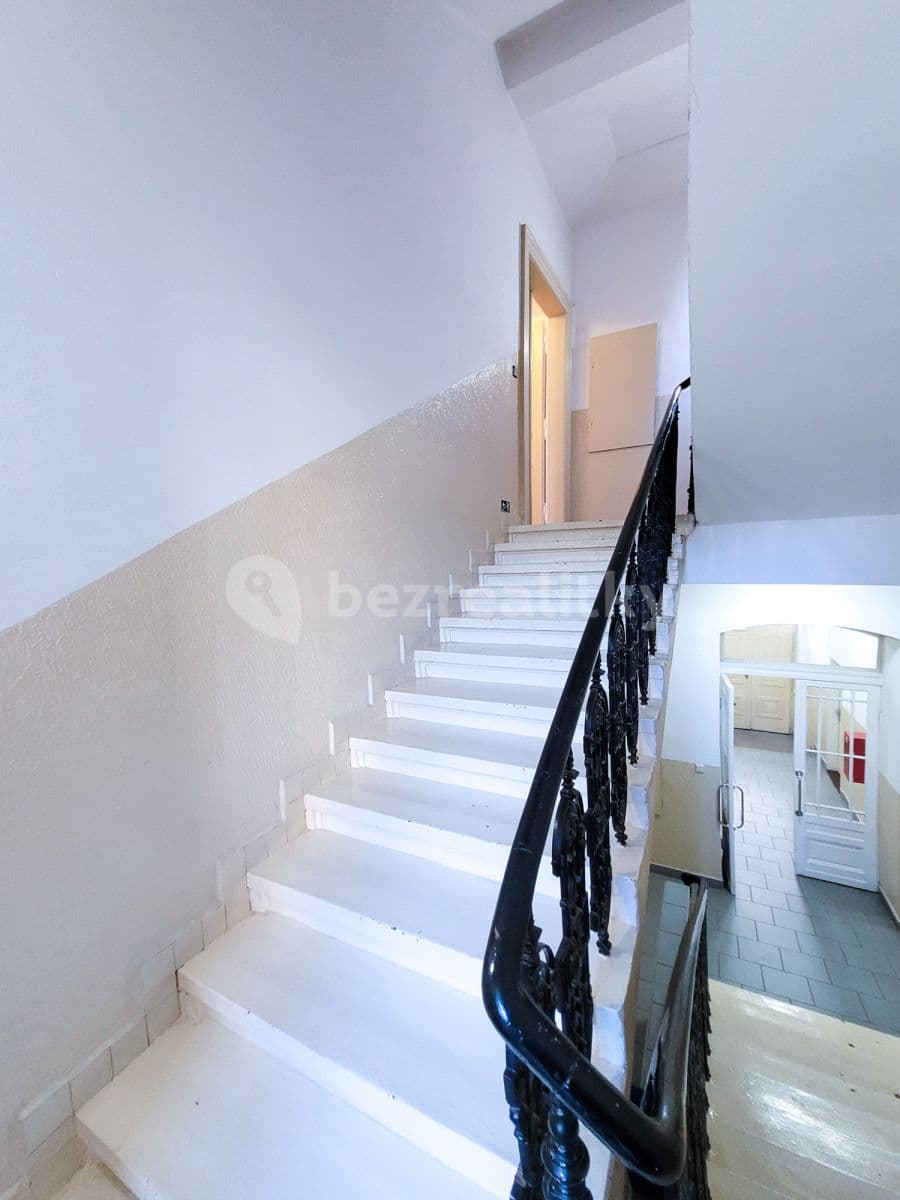 1 bedroom with open-plan kitchen flat to rent, 45 m², Šafaříkova, Prague, Prague 1 bedroom with open-plan kitchen flat to rent, 45 m², Šafaříkova, Prague, Prague