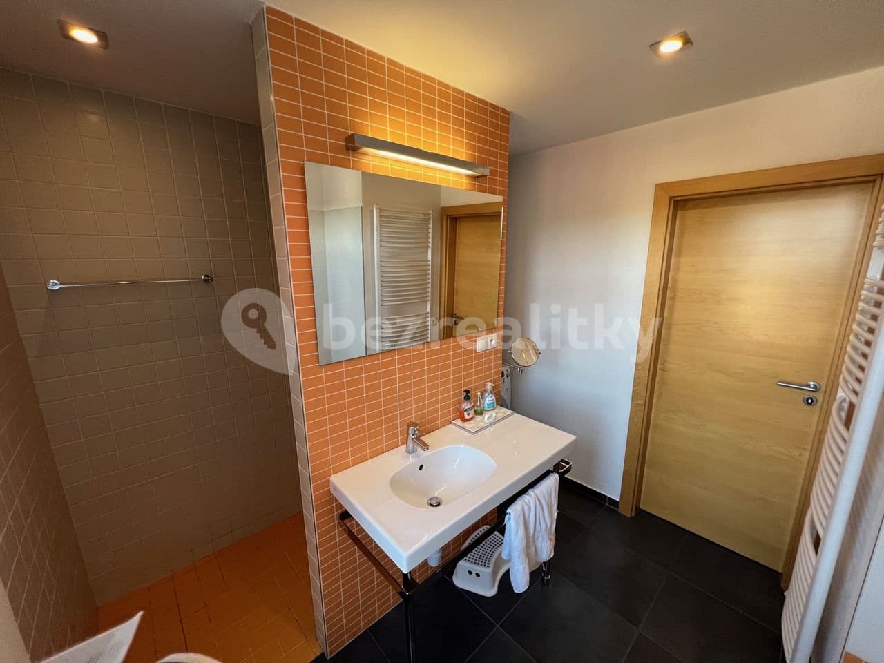 1 bedroom with open-plan kitchen flat to rent, 70 m², náměstí Vojtěšky Matyášové, Brno, Jihomoravský Region 1 bedroom with open-plan kitchen flat to rent, 70 m², náměstí Vojtěšky Matyášové, Brno, Jihomoravský Region